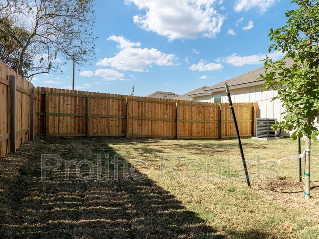 Building Photo - 5110 Rose Gdn Lp