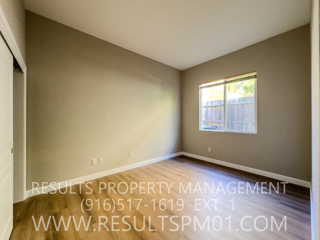 Building Photo - Lovely 4 bedroom Roseville home Olympus po...