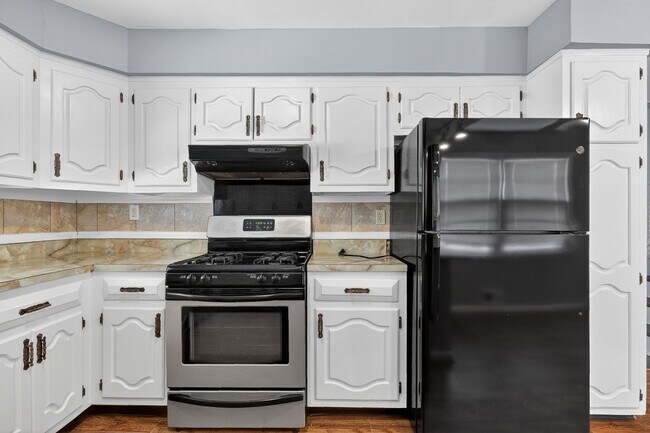 Building Photo - 77 Marsh Ave