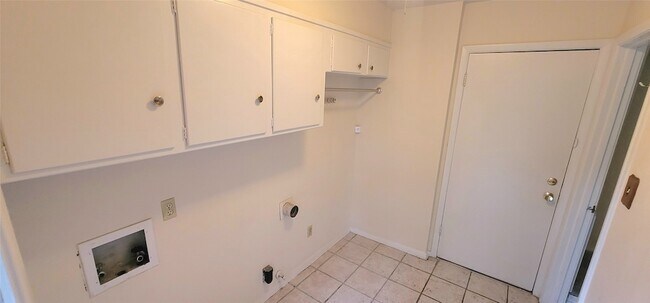 Building Photo - 5624 Woodway Dr