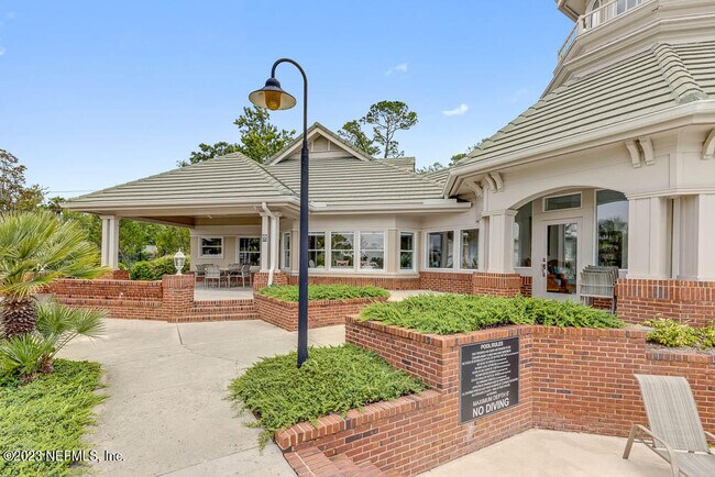 Building Photo - 400 Sandiron Cir