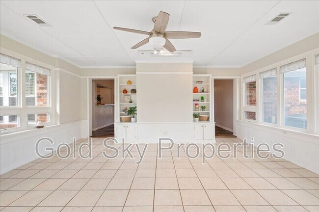 Building Photo - 210 Pine Grove Dr