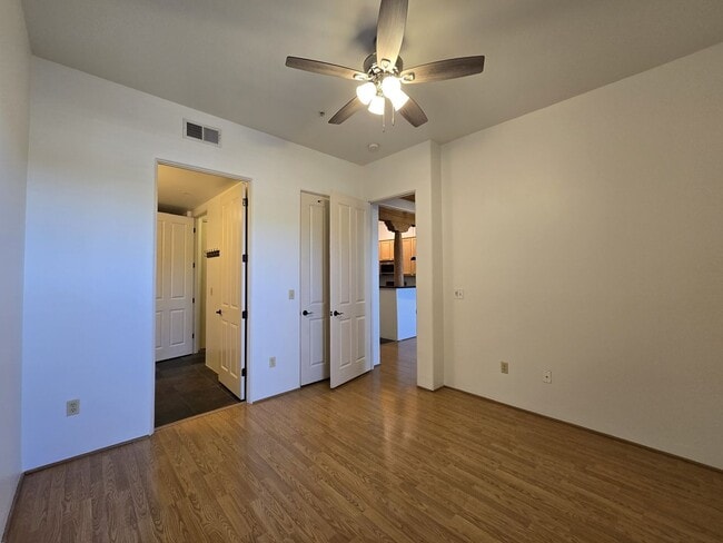 Building Photo - 1405 Vegas Verdes Dr