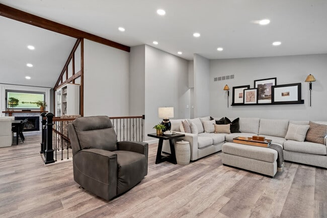 Building Photo - 2947 Meramar Dr