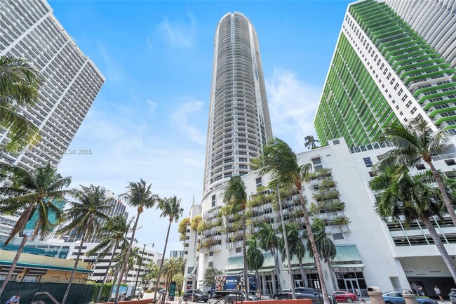 Building Photo - 1750 N Bayshore Dr