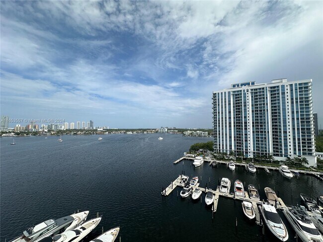 Building Photo - 17301 Biscayne Blvd