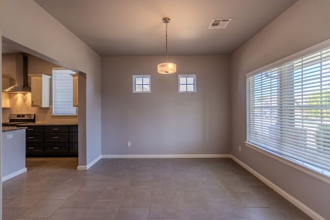 Building Photo - Single Family Home