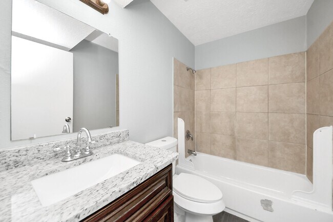 Building Photo - 16618 Lonesome Quail Dr