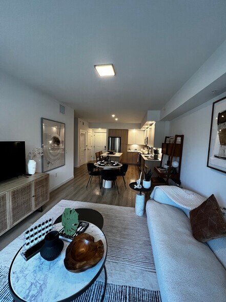 Building Photo - 572 S Biscayne River Dr