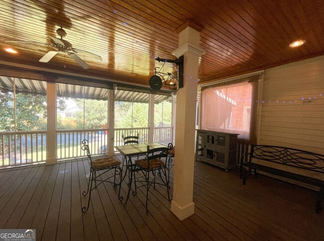 Building Photo - 305 Orange St