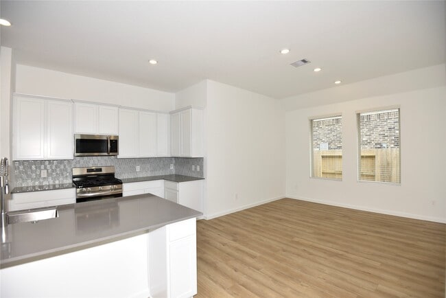 Building Photo - 15524 Leopard Lily Ln