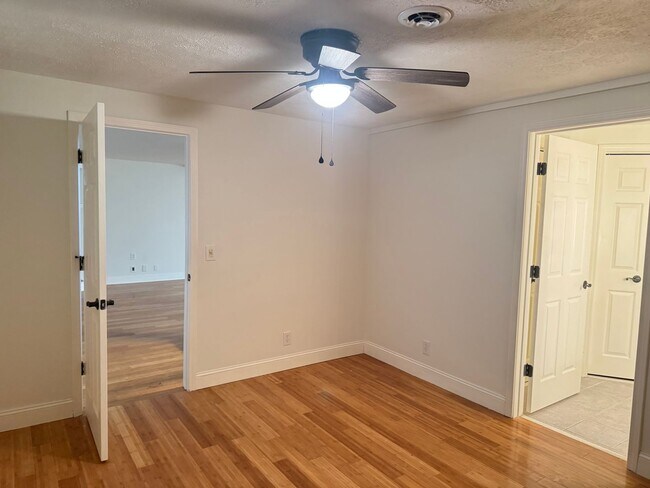 Building Photo - Beautiful 3 Bed 3 Bath Home nestled in St. B!