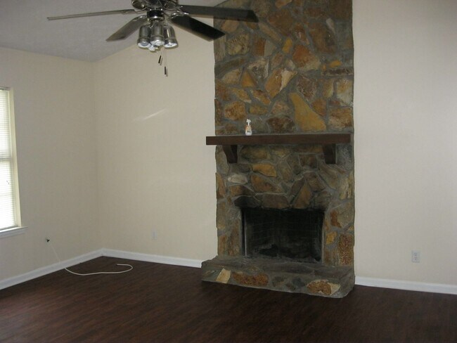 Building Photo - Cozy Home in Georgetown area