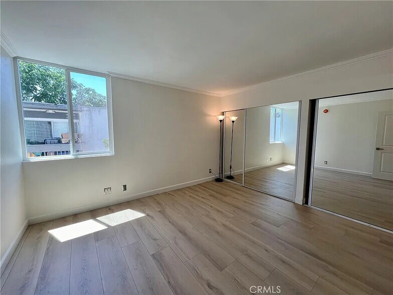 Building Photo - 18620 Hatteras St
