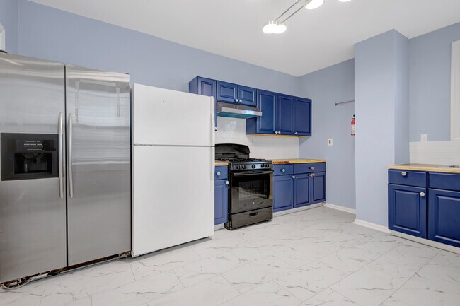 Building Photo - 739 Morton St NW