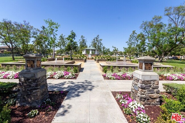 Building Photo - 2264 Clark Dr