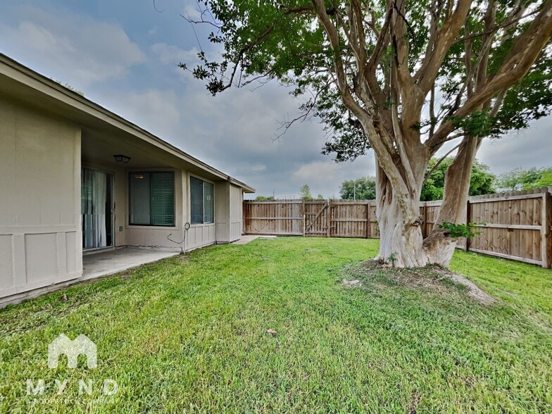 Building Photo - 3603 Tamfield Dr