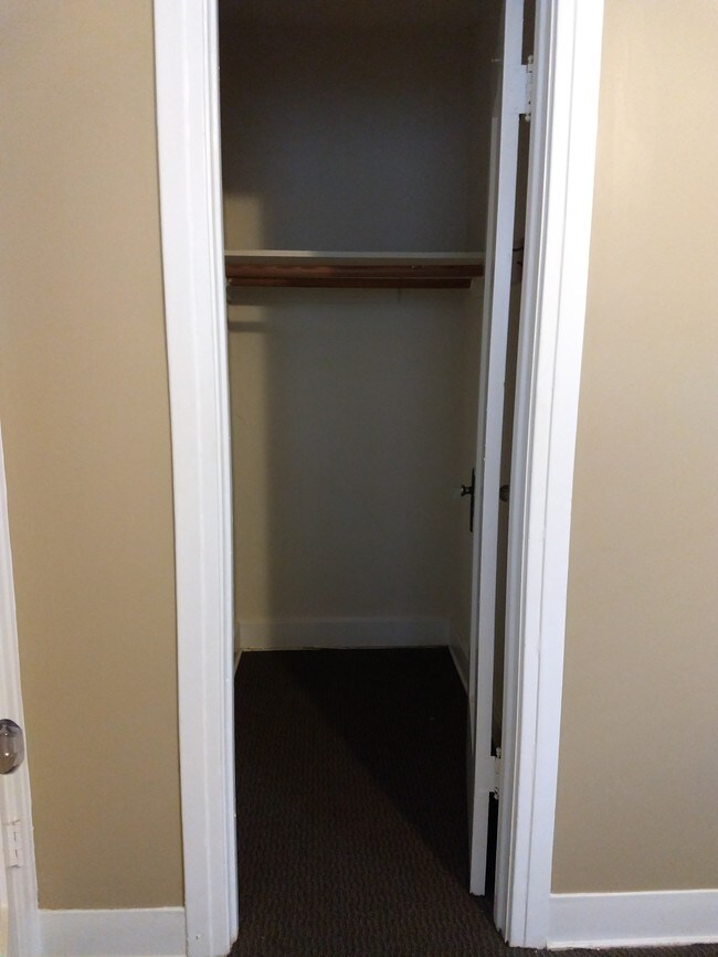 Closet - 13644 Earlham Dr