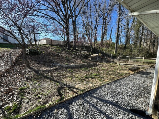 Building Photo - 2911 Davis St SE