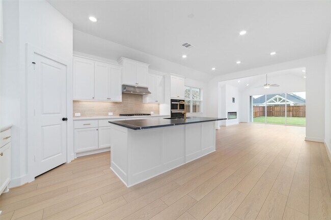 Building Photo - 5177 Enchanted Pne Ct