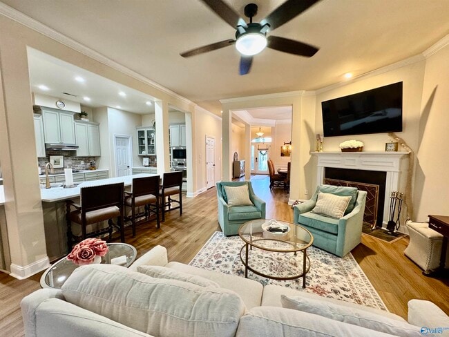 Building Photo - 1024 Split Rock Cove