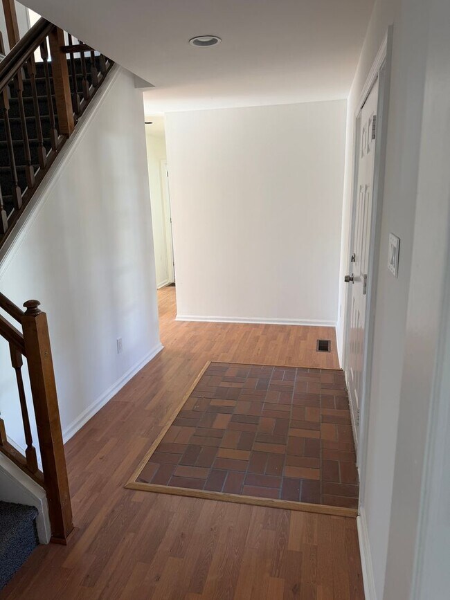 Building Photo - Charming 4-Bedroom, 1.5 Baths Home in Prime Absecon Location