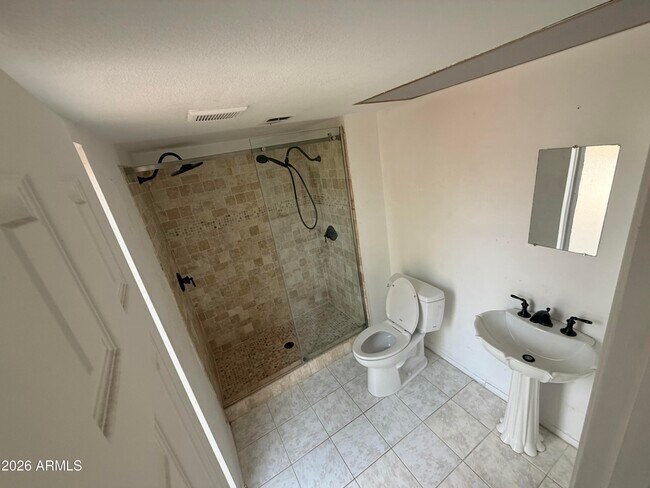Building Photo - 16015 N 47th Dr