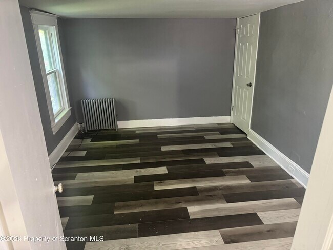 Building Photo - 219 N Bromley Ave