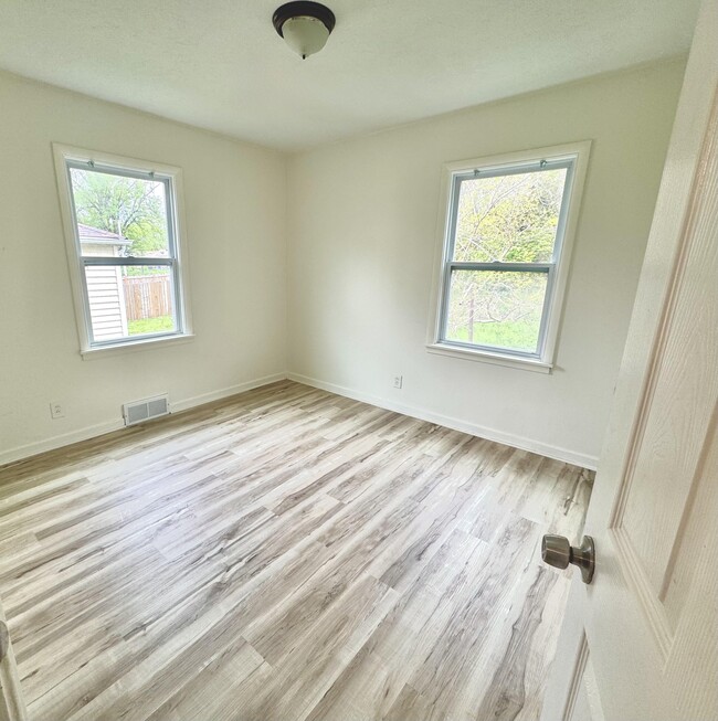 Building Photo - 4022 N 42nd St