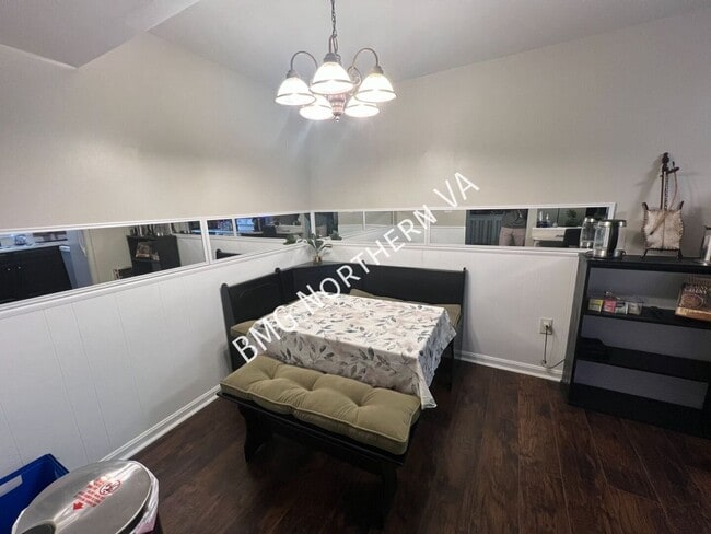 Building Photo - 7729 Inversham Dr