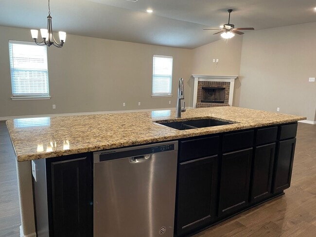 Building Photo - Available Now | Beautiful Single-Story 4 Bed, 2.5 Bath | Covered Patio | Close to Fort Cavazos | ...