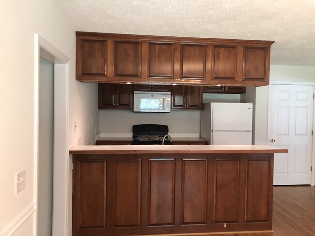Building Photo - 3BR/2BA Home for Rent in Algood with Garage and Large Fenced Backyard