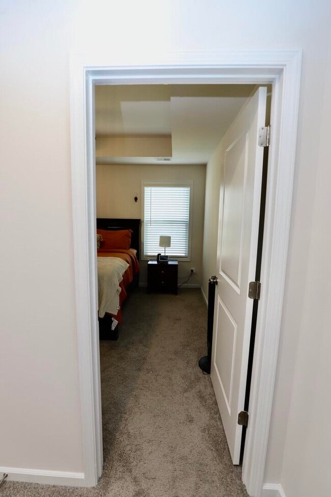 Building Photo - 1049 Crescent Moon Lp