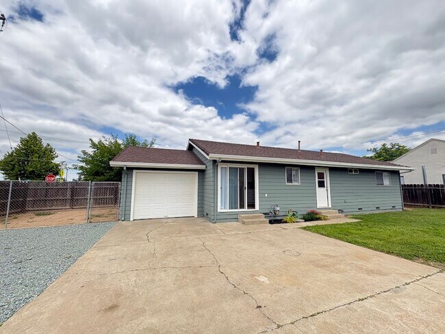 Building Photo - Charming 3 Bedroom Home in Galt