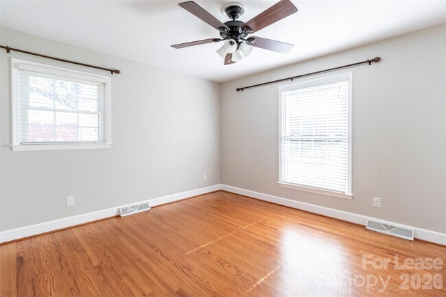 Building Photo - 6618 Castlegate Dr