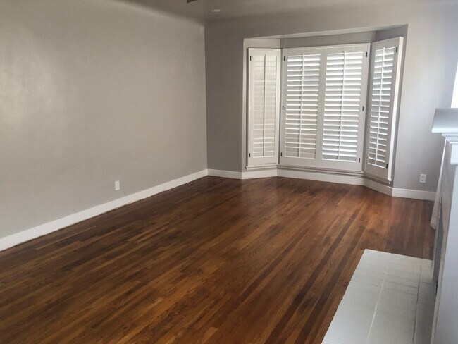 Building Photo - 3956 Olmsted Ave