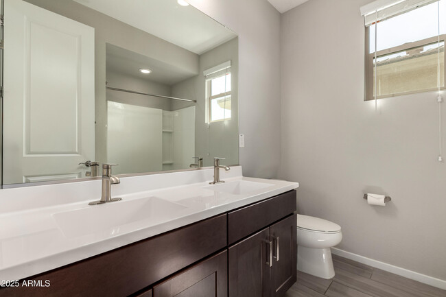 Building Photo - 3551 E Louise Dr