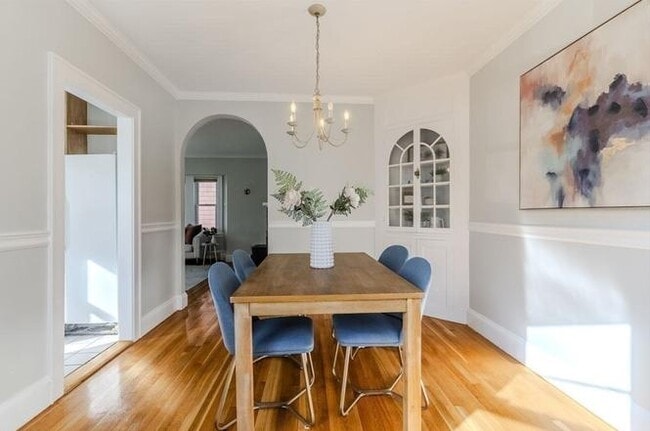 Building Photo - 34 Keith St