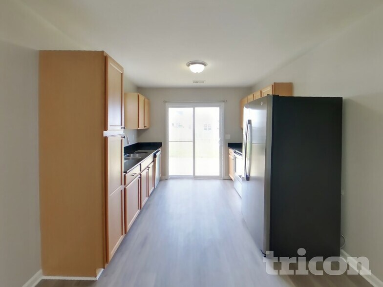 Building Photo - 123 Bruin Dr