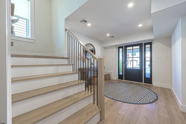 Building Photo - 26 S Rosborough Ave