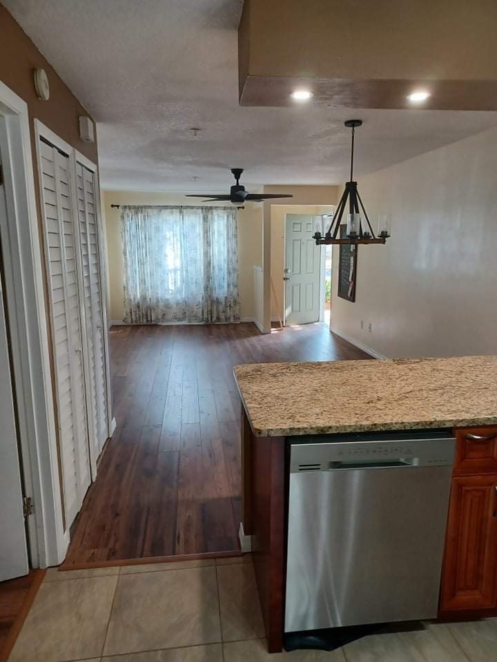 Building Photo - 129 Reserve Cir