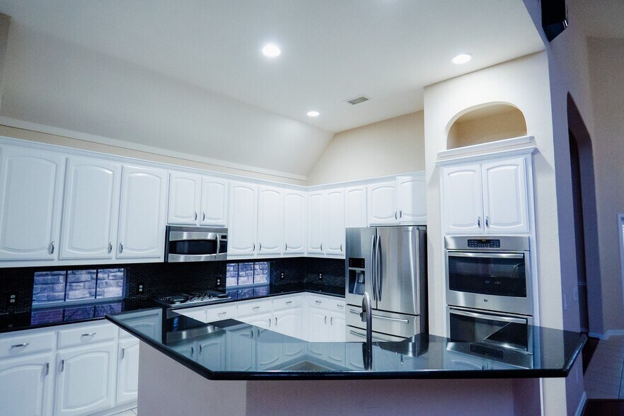 Building Photo - 3404 Wimbledon Dr