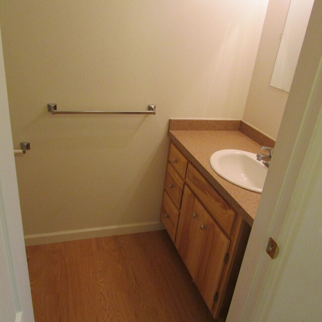 Half bath, downstairs - 2244 Lamplighter Ln