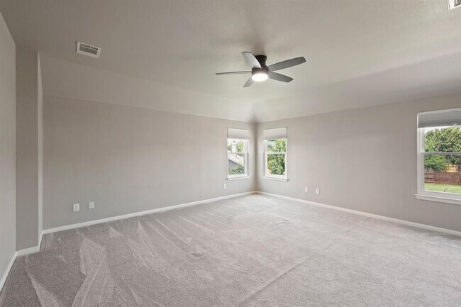 Building Photo - 1121 Boxwood Loop