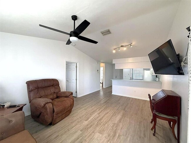 Building Photo - 504 Rose Apple Cir