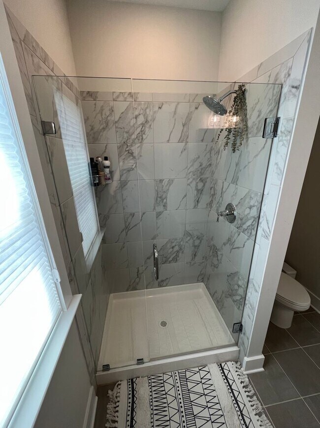 Building Photo - Stunning 2BD*, 3.5BA Raleigh Townhome with Bonus Office/Den on First Floor and 2-Car Attached Garage