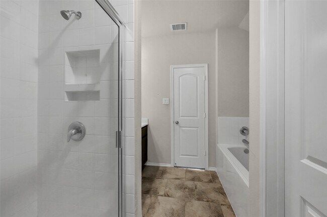 Building Photo - 23723 Giardini Dr