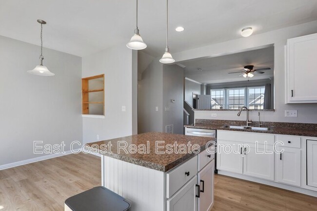 Building Photo - 15 Britania Ct