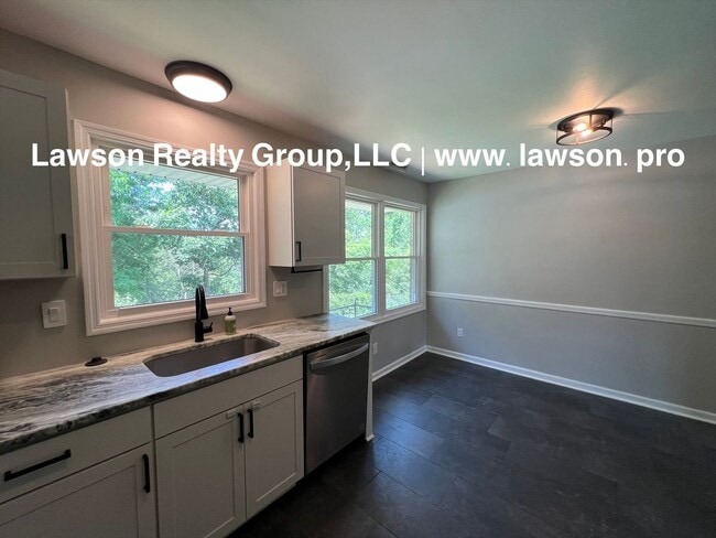 Building Photo - Updated Ranch in Glenvar with Garage and Bonus Room