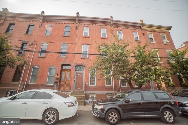 Building Photo - 2422 Poplar St